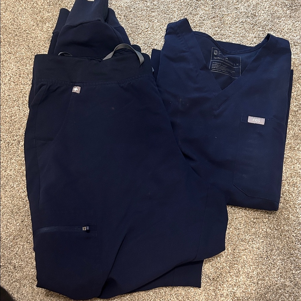 FIGS Deep Blue Scrub Ensemble